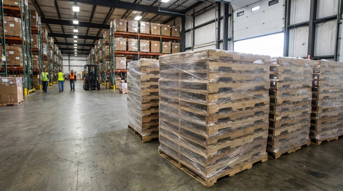 Pallets envueltos en film listos para despacho